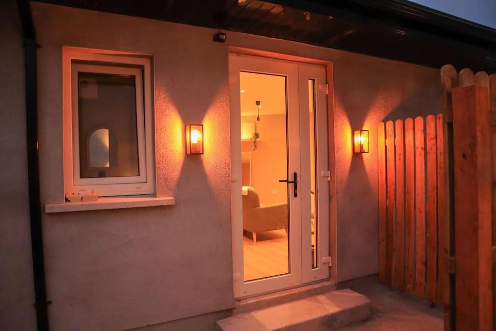 Modern Studio Apartment In Cashel Cashel  Exterior foto